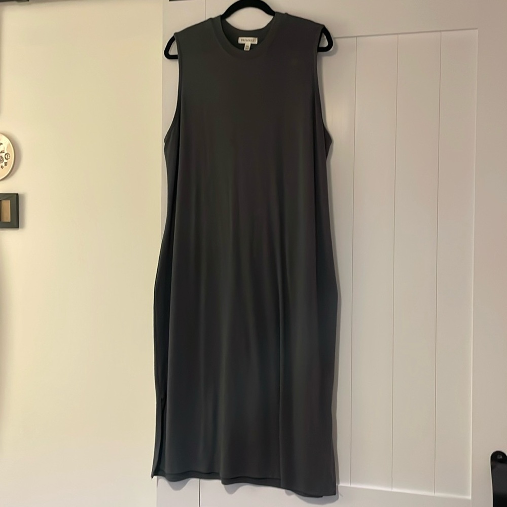 Grey knit sleeveless dress